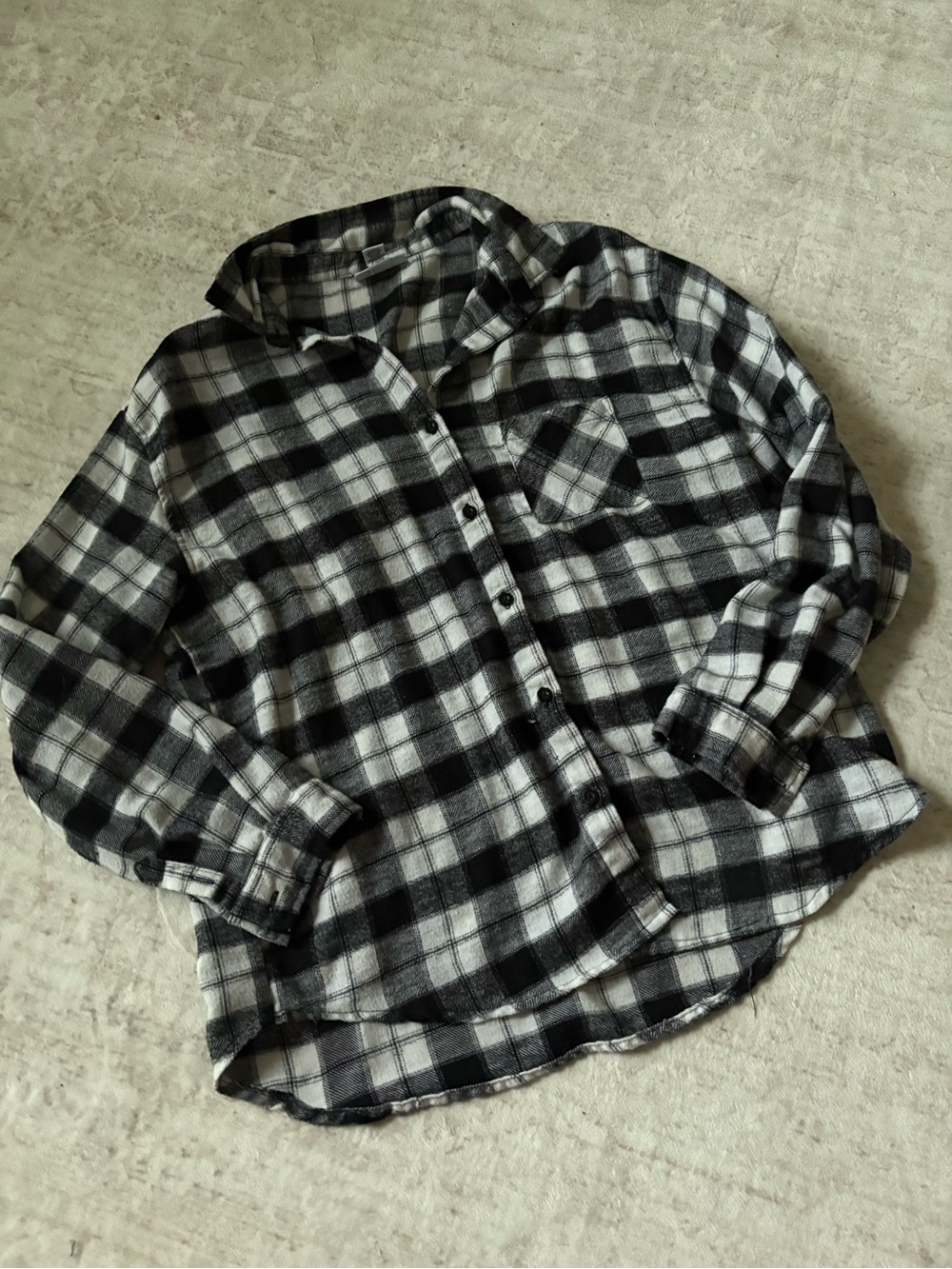Black & White Plaid Flannel Shirt - Womenās Casual Button-Up
